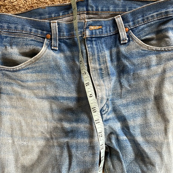 Custom distressed Wrangler jeans - Picture 7 of 12